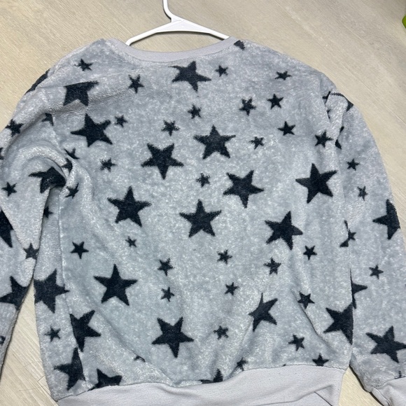 Gray Star Patterned Sweater - Picture 2 of 2